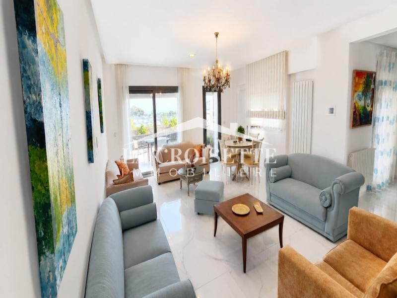 Penthouse meublé S+3 avec terrasse à Gammarth